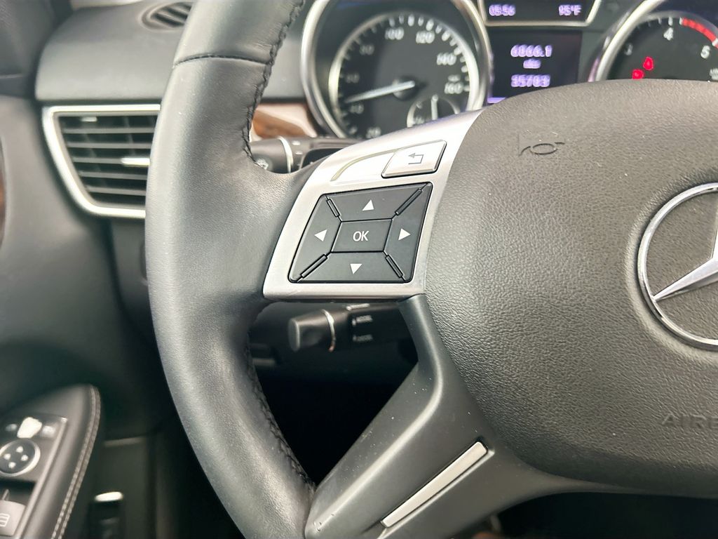 Thumbnail: 2012 Mercedes-Benz M-Class - 11