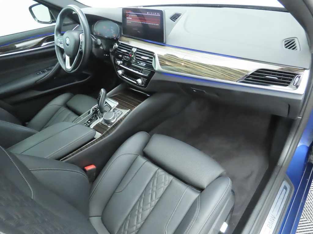 Thumbnail: 2023 BMW 5 Series - 18