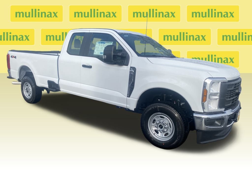Z1 Oxford White 2026 Ford F-250 Super Duty Pickup Truck Four-Wheel Drive Automatic
