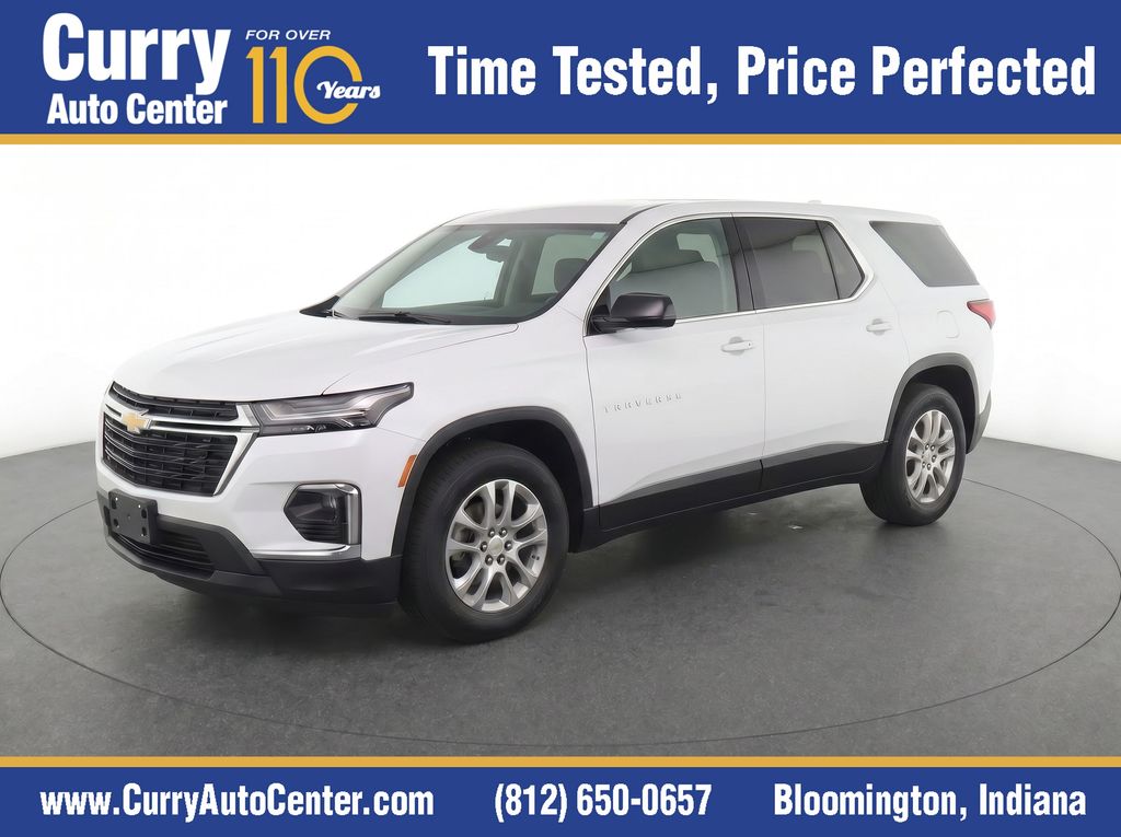 Summit White 2023 Chevrolet Traverse SUV / Crossover Front-Wheel Drive 9-Speed Automatic