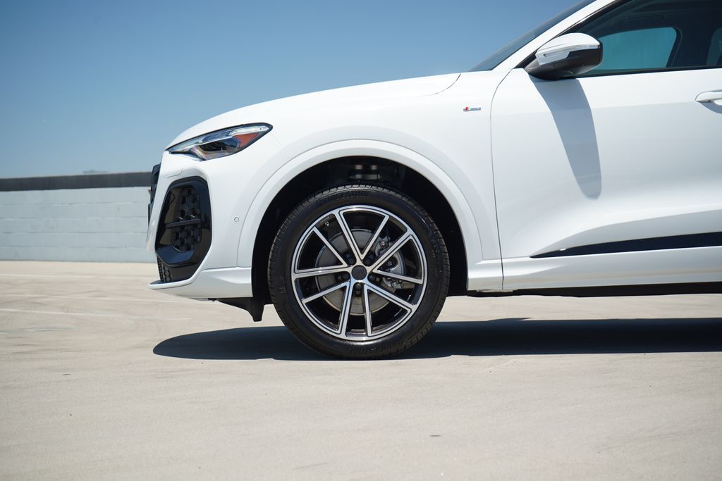 Thumbnail: 2026 Audi Q5 - 2