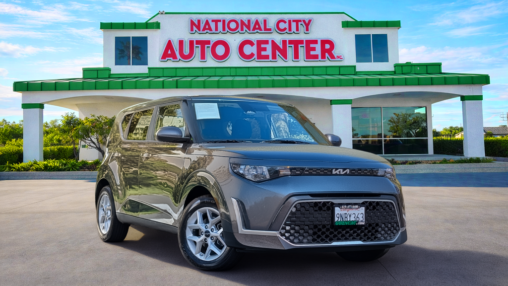 Gravity Gray 2024 Kia Soul LX FWD SUV / Crossover Front-Wheel Drive Continuously Variable Transmission