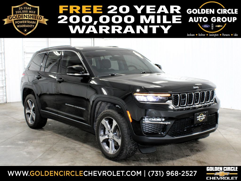 Diamond Black Crystal Pearlcoat 2023 Jeep Grand Cherokee Limited 4WD SUV / Crossover Four-Wheel Drive 8-Speed Automatic