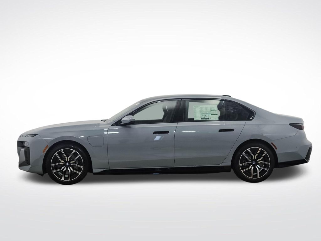 Thumbnail: 2026 BMW 7 Series - 3