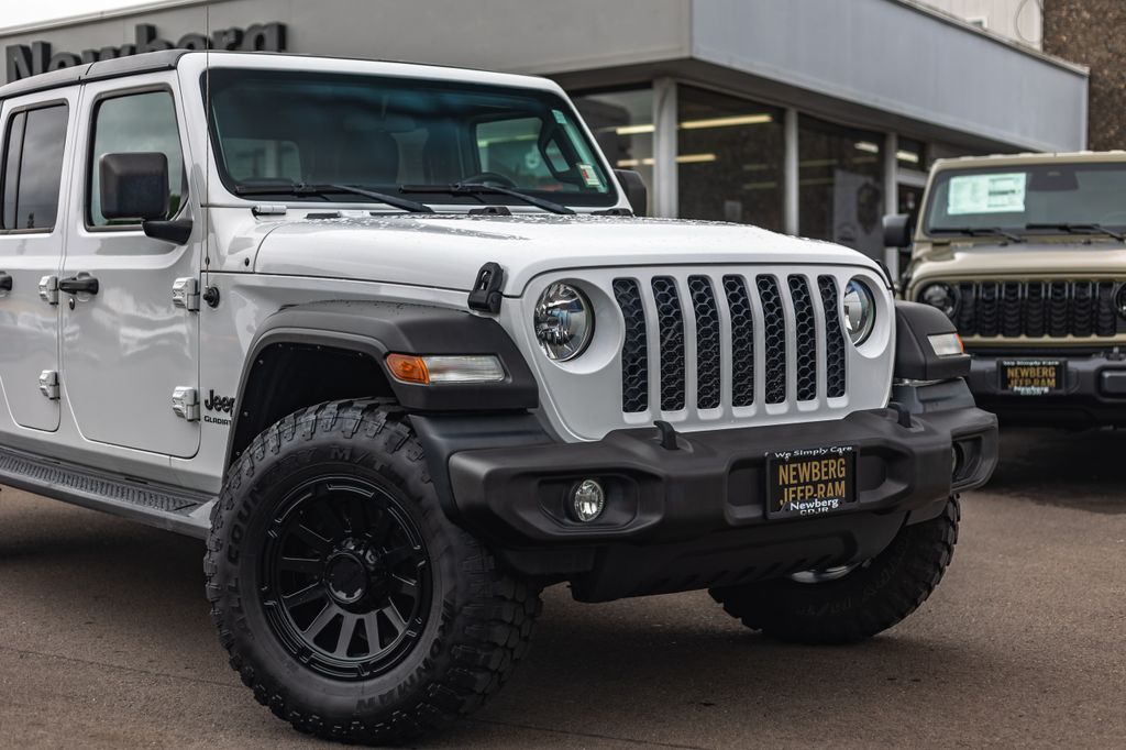2020 Jeep Gladiator Sport thumbnail 3