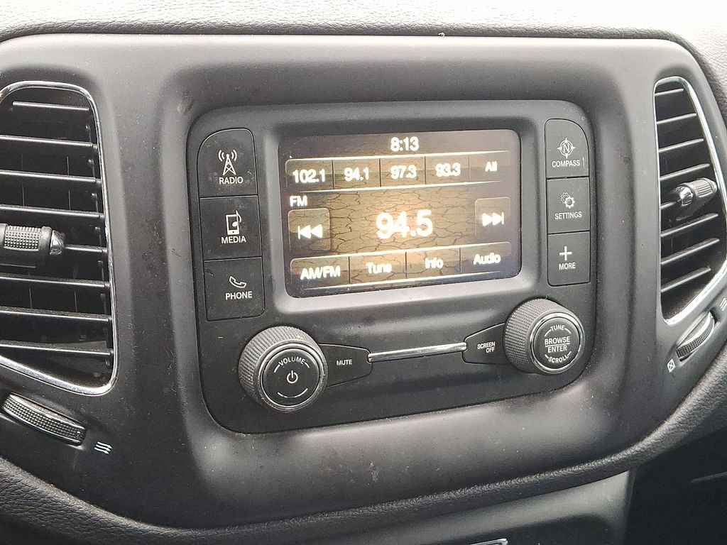 Thumbnail: 2018 Jeep Compass - 17