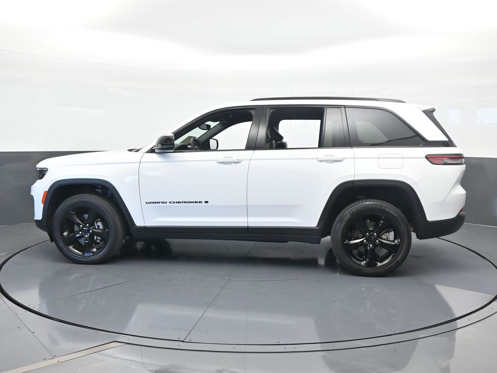 2024 Jeep Grand Cherokee Altitude's photo