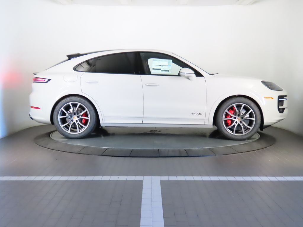 Thumbnail: 2025 Porsche  - 8