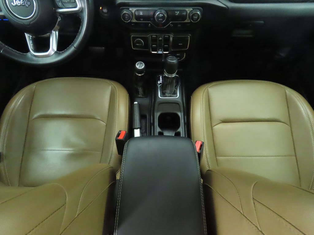 2022 Jeep Wrangler Unlimited Sahara 4xe 17
