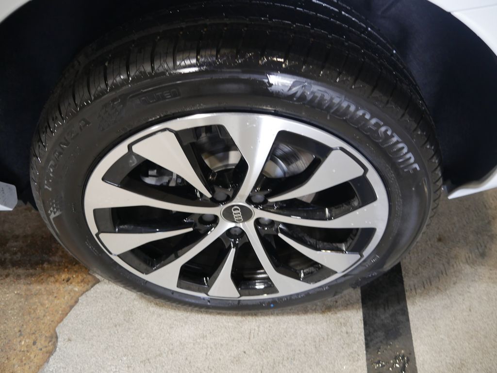 Thumbnail: 2026 Audi Q3 - 13