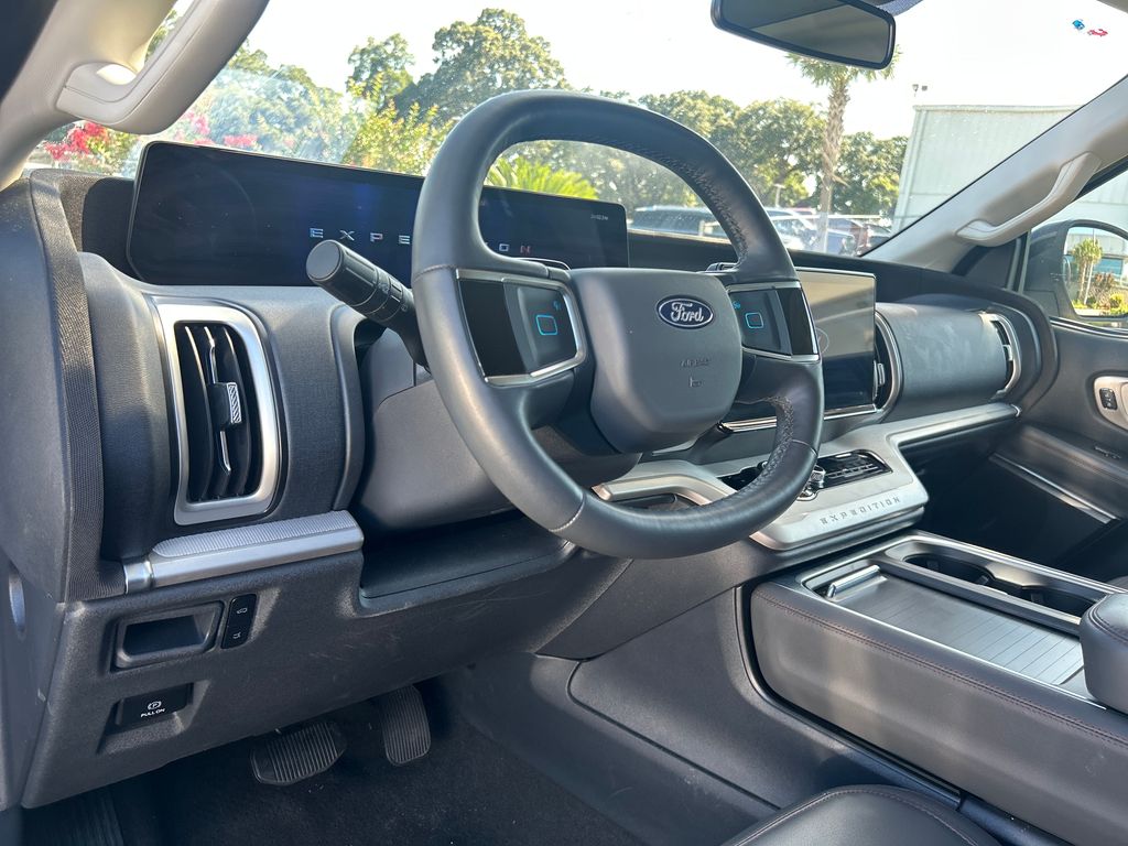 Used 2025 White Ford Active image 8
