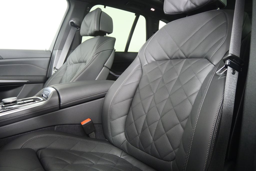 Thumbnail: 2026 BMW X5 - 25