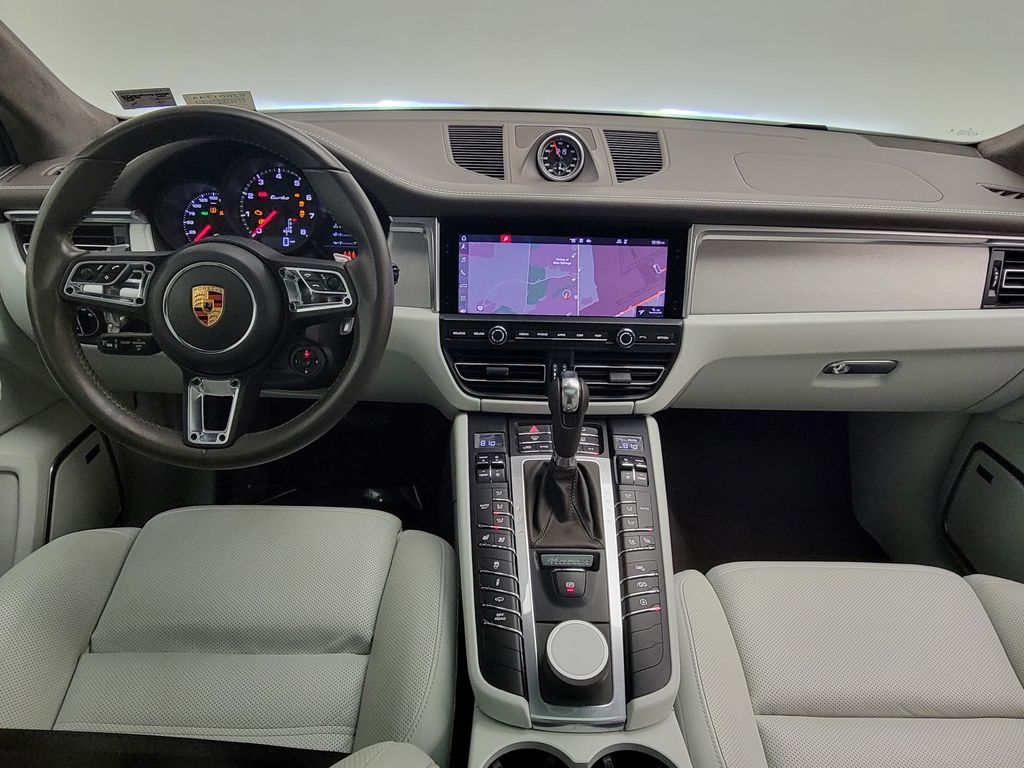 Thumbnail: 2021 Porsche Macan - 17