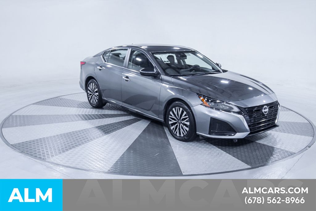 Used 2025 Gray Nissan 2.5 SV image 8