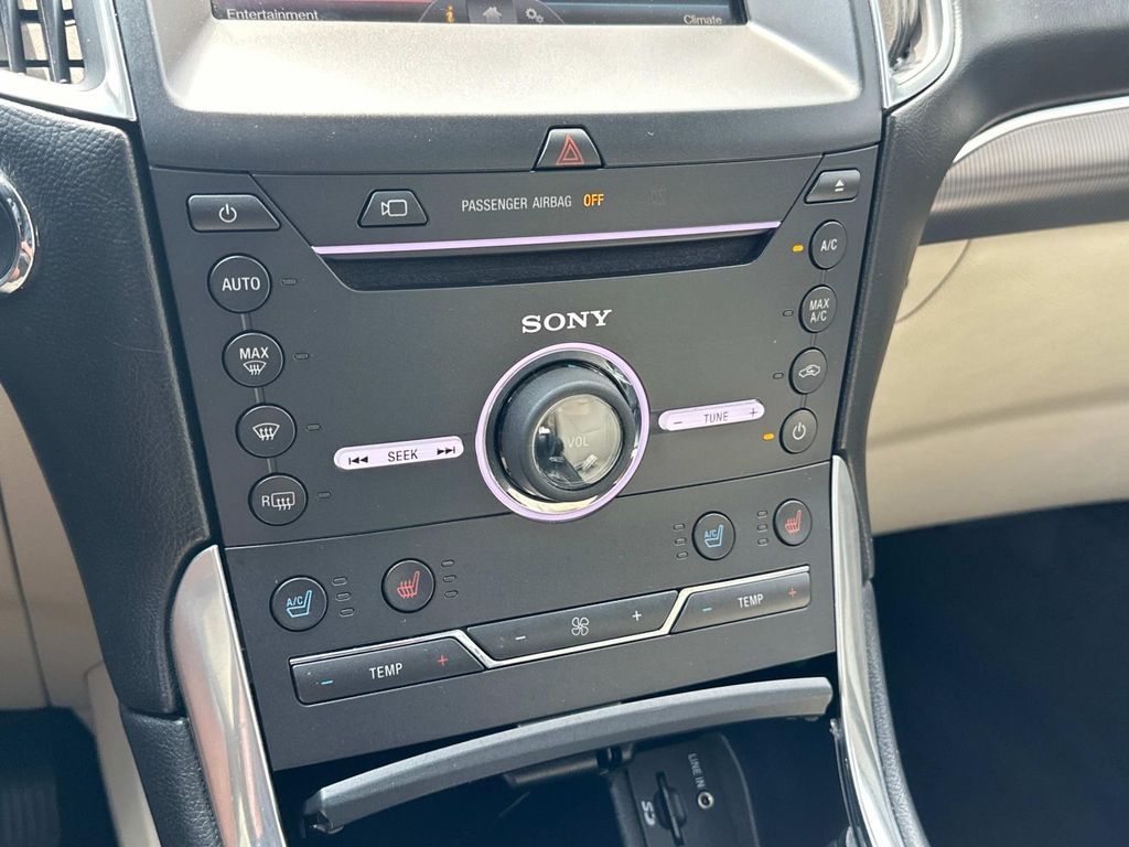 Thumbnail: 2015 Ford Edge - 11
