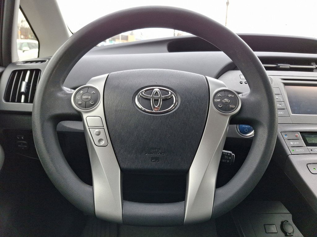 2014 Toyota Prius Two 17