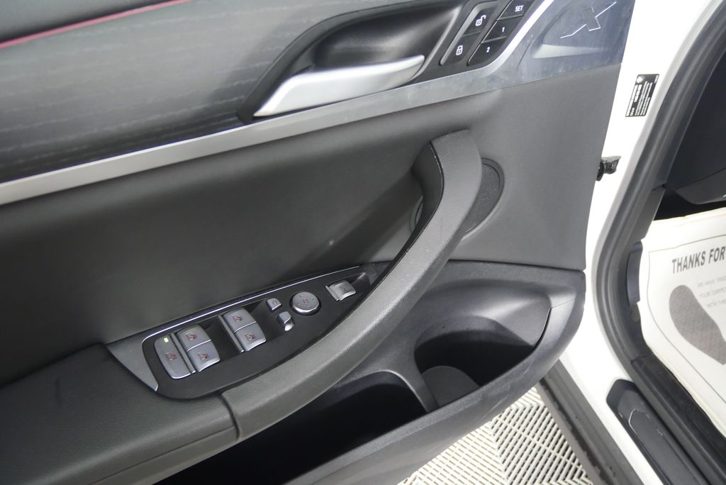 2023 BMW X3 sDrive30i 8