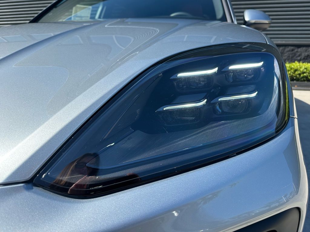 Thumbnail: 2026 Porsche Cayenne - 13