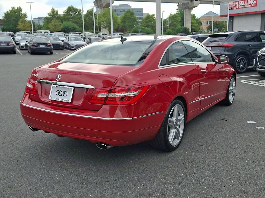 Thumbnail: 2012 Mercedes-Benz E-Class - 4
