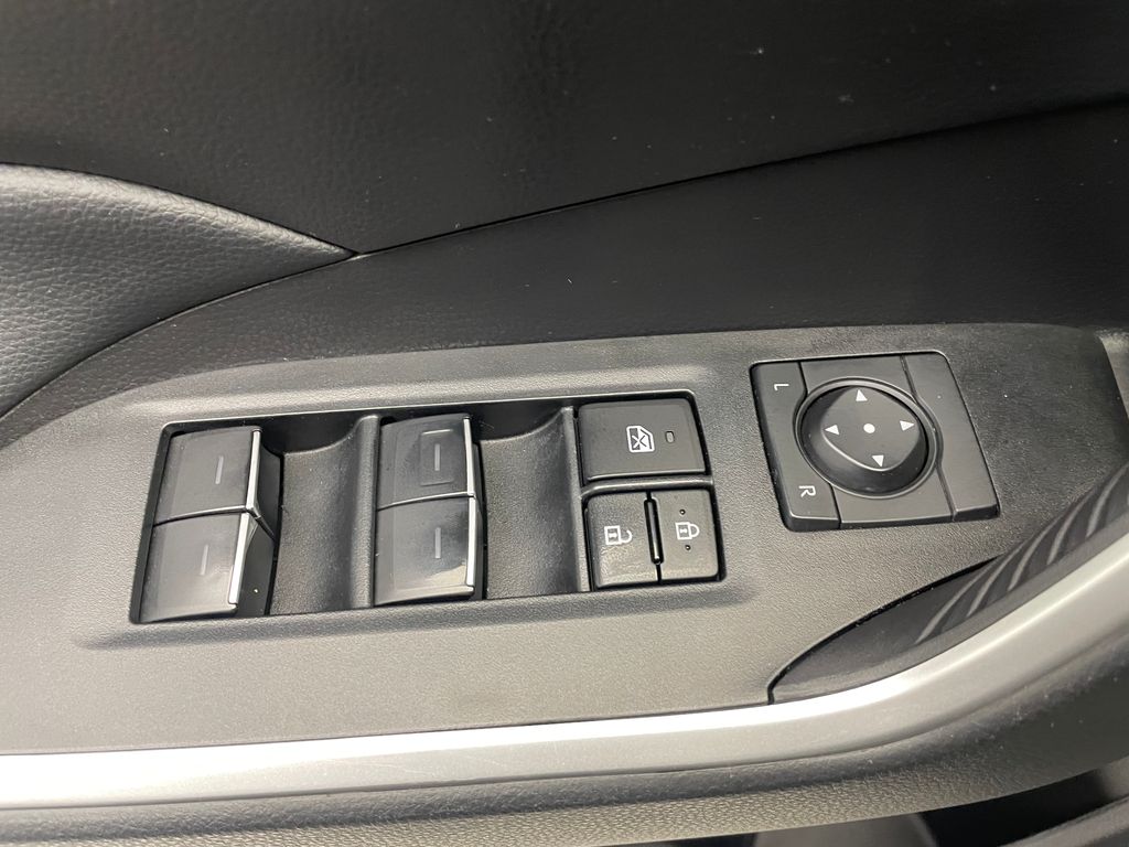 2024 Toyota RAV4 XLE 10