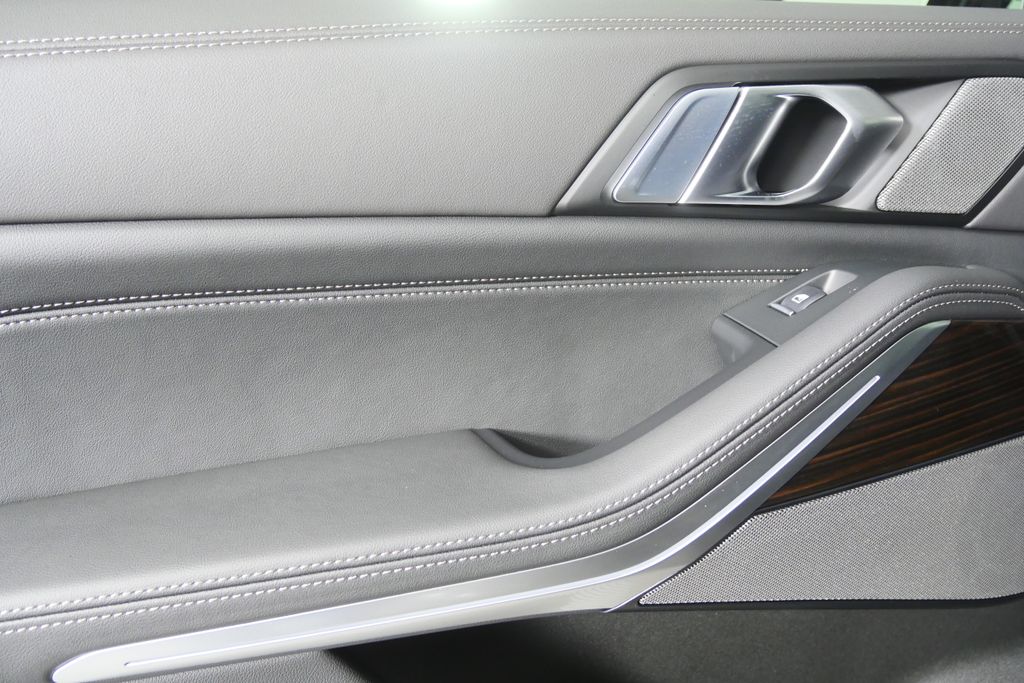 Thumbnail: 2026 BMW X5 - 13