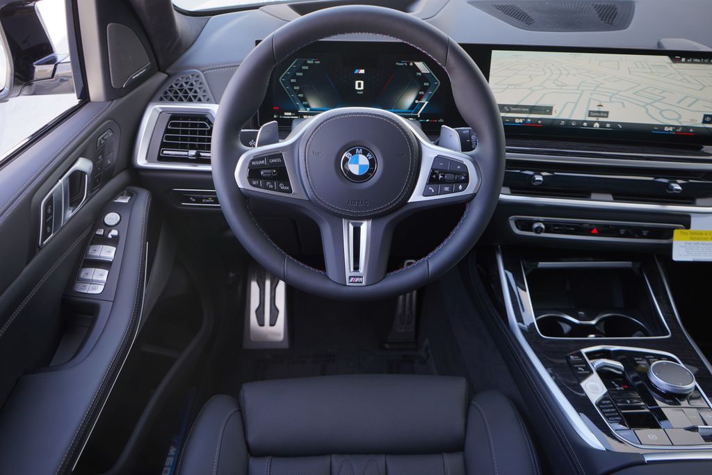 2025 BMW X7 M60i 15