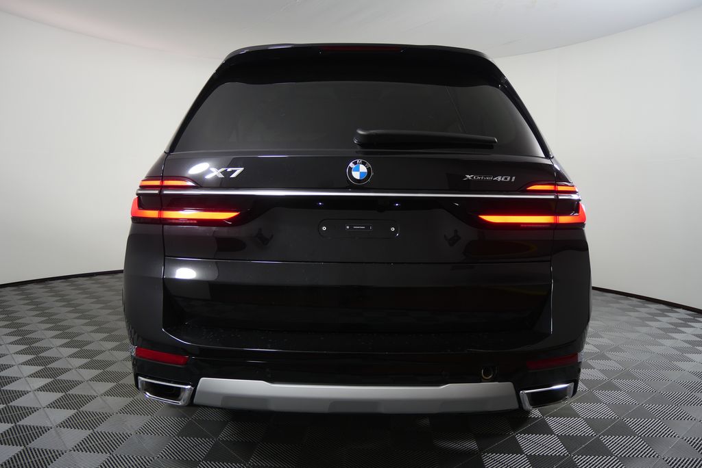 Thumbnail: 2026 BMW X7 - 4