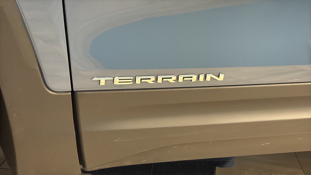 Used 2024 Downpour Metallic GMC SLE image 37