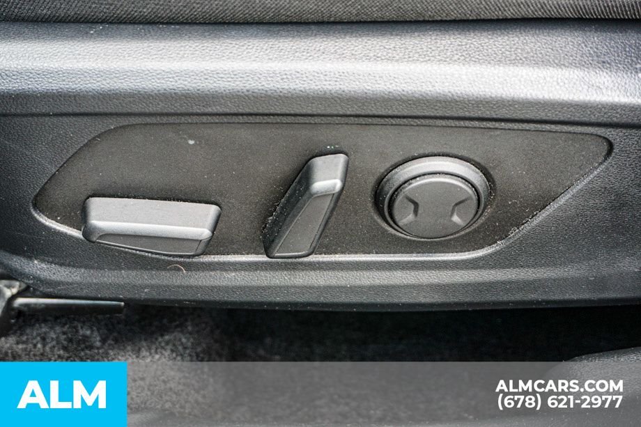 Used 2025 Gray Hyundai SEL image 48
