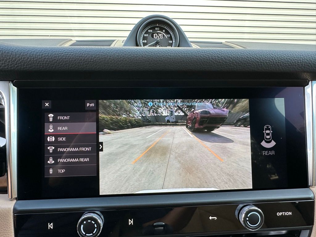 Thumbnail: 2026 Porsche Macan - 28