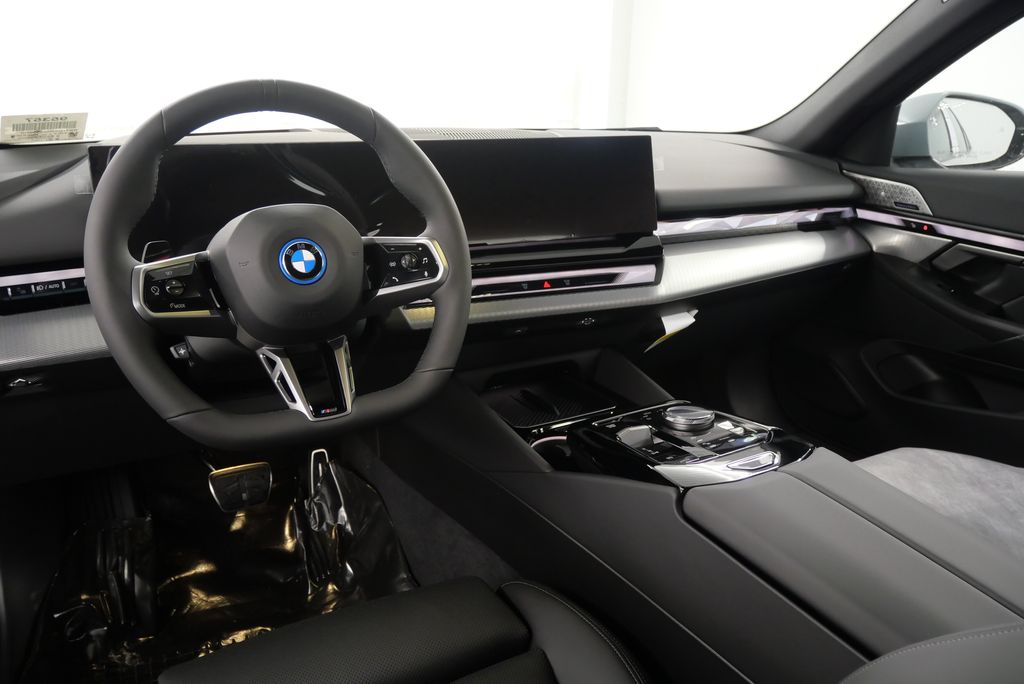 2025 BMW i5 xDrive40 19