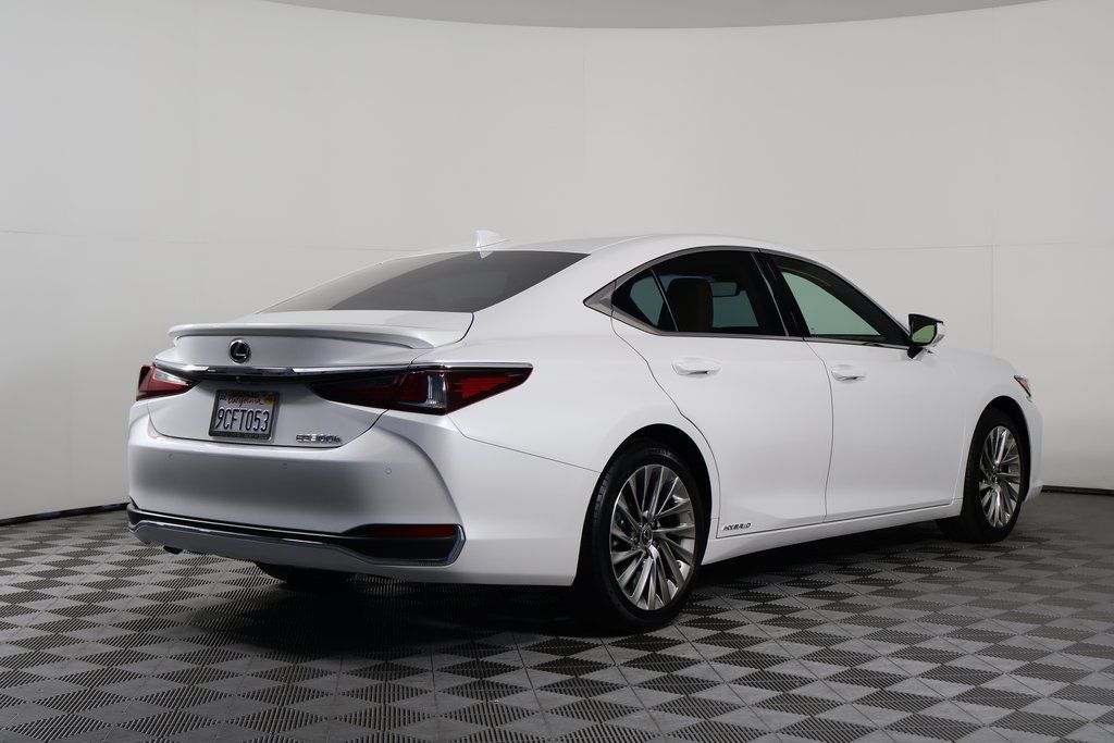 Thumbnail: 2022 Lexus ES - 5