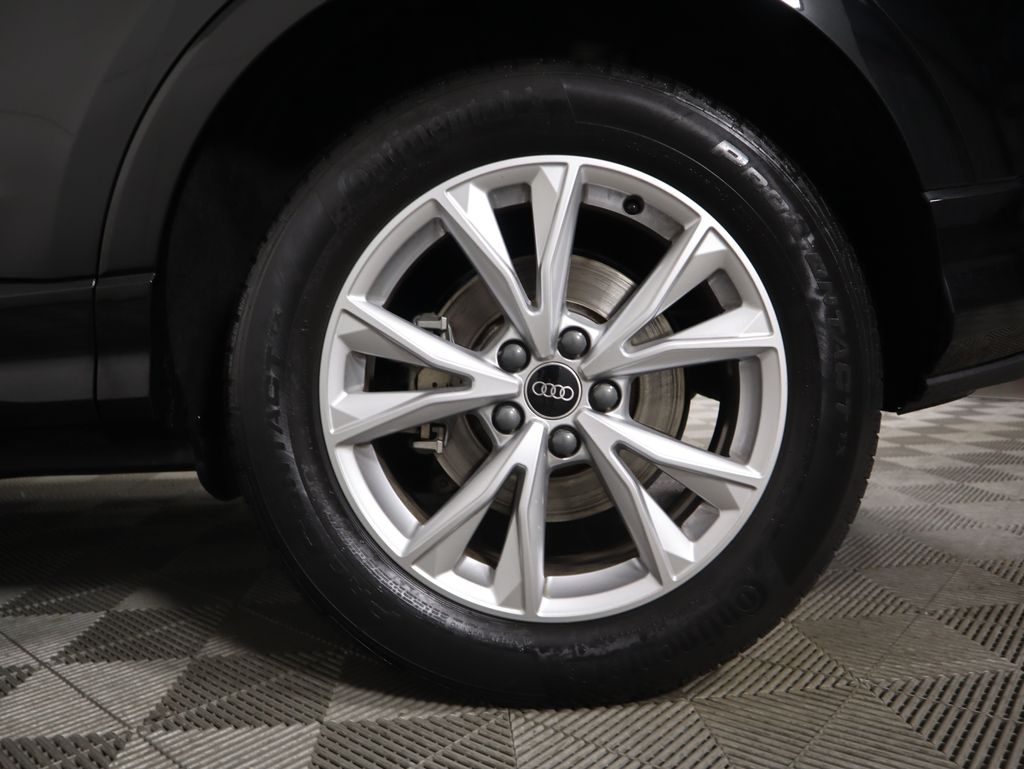 Thumbnail: 2023 Audi Q3 - 32