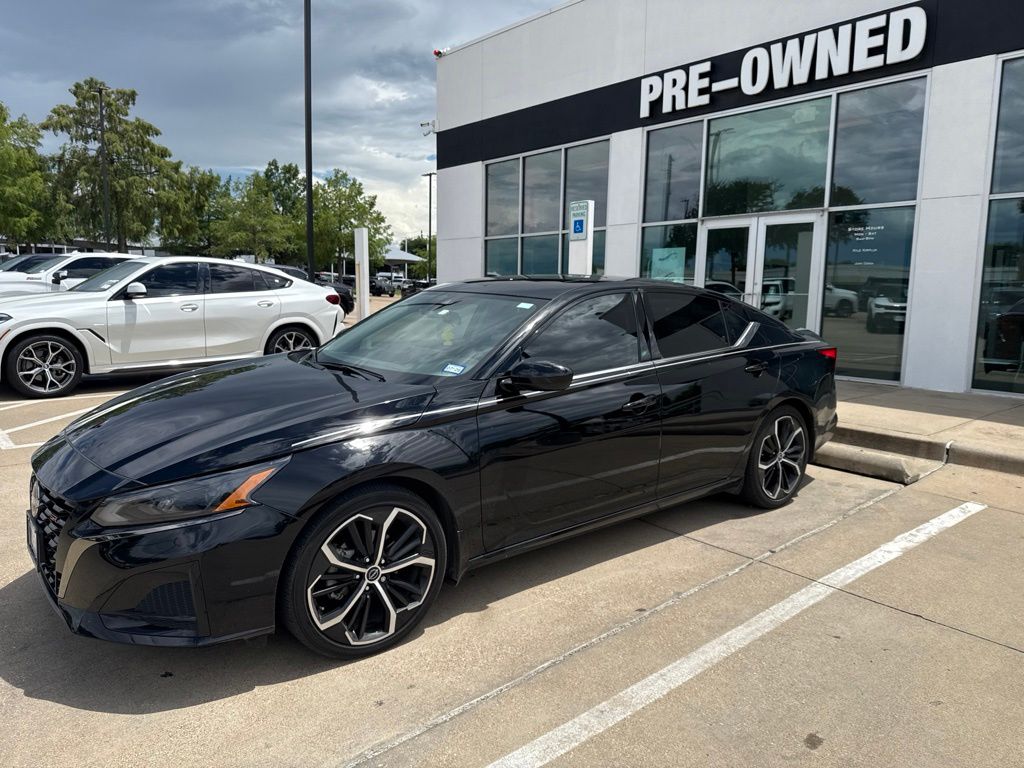Super Black Clearcoat 2024 Nissan Altima 2.5 SR FWD Sedan Front-Wheel Drive Continuously Variable Transmission