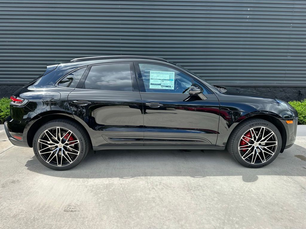 Thumbnail: 2025 Porsche Macan - 8