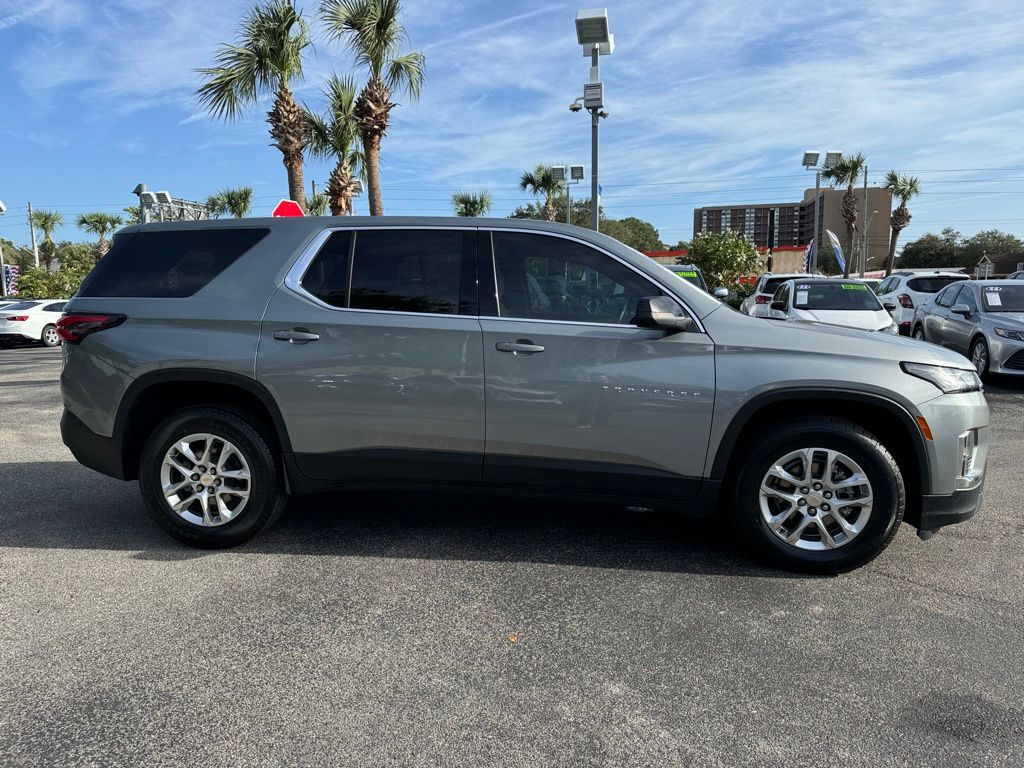 2023 Chevrolet Traverse LS 9