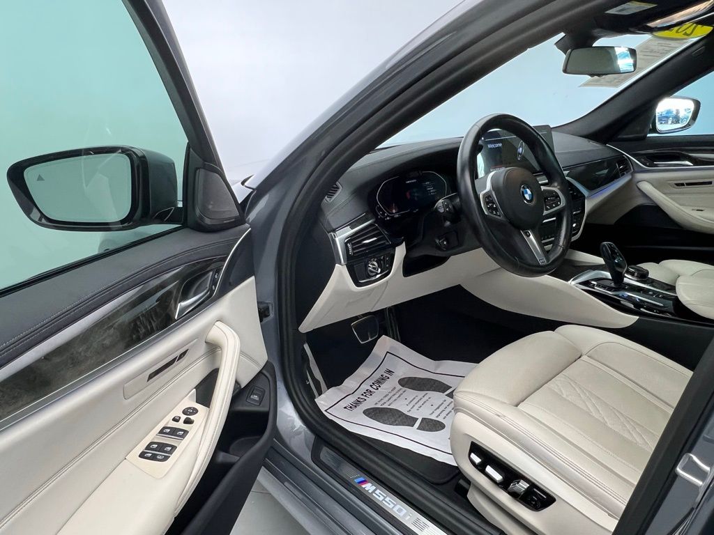 Thumbnail: 2023 BMW 5 Series - 22