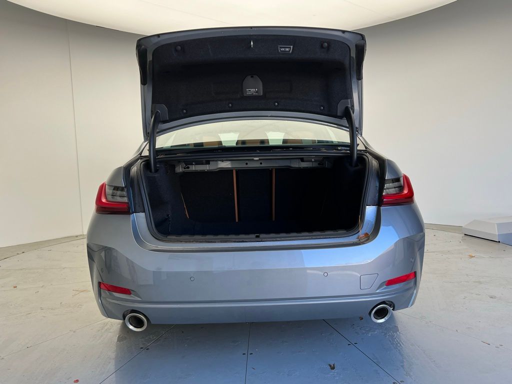 Thumbnail: 2025 BMW 3 Series - 5