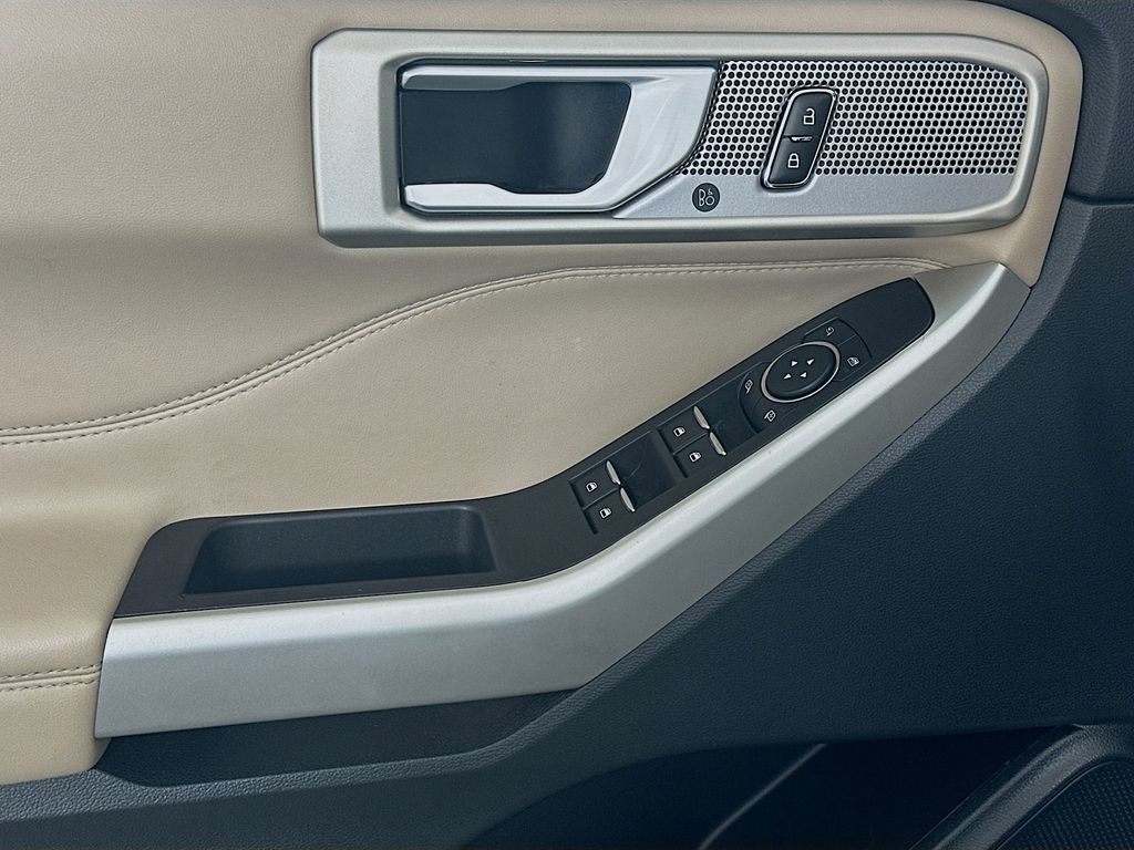 2023 Ford Explorer Limited 16