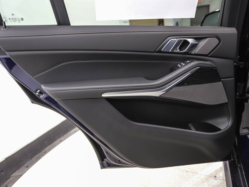 Thumbnail: 2026 BMW X7 - 20