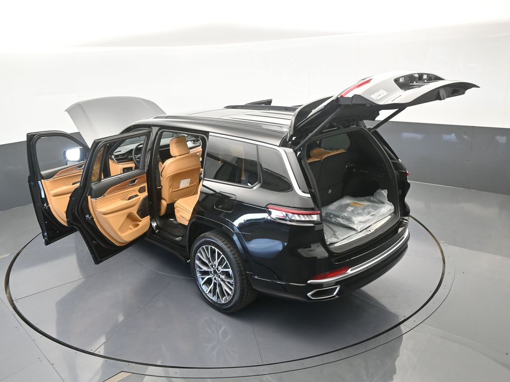 New 2025 Diamond Black Crystal Pearlcoat Jeep Summit image 77