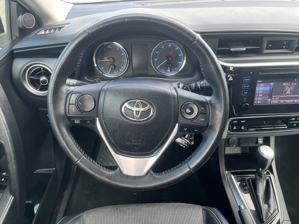 2019 Toyota Corolla XLE 15