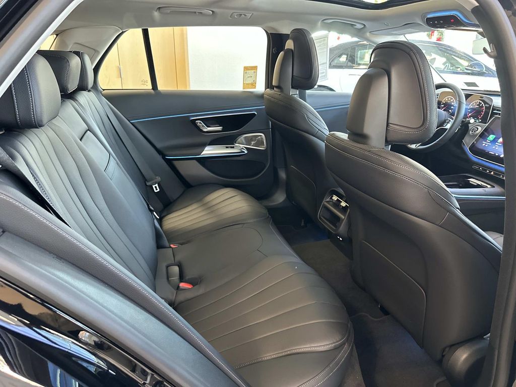 Thumbnail: 2025 Mercedes-Benz E-Class - 21