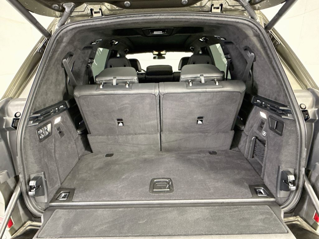 Thumbnail: 2024 BMW X7 - 27