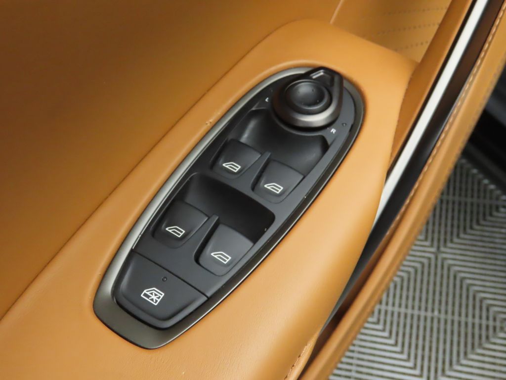 Thumbnail: 2021 Aston Martin DBX - 24