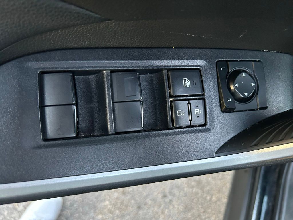 Thumbnail: 2020 Toyota RAV4 - 16