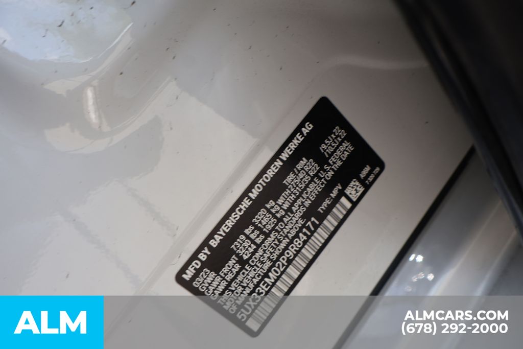 Used 2023 White BMW M60i image 44