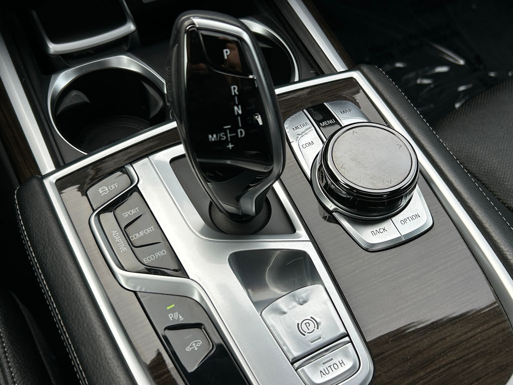 Thumbnail: 2018 BMW 7 Series - 27