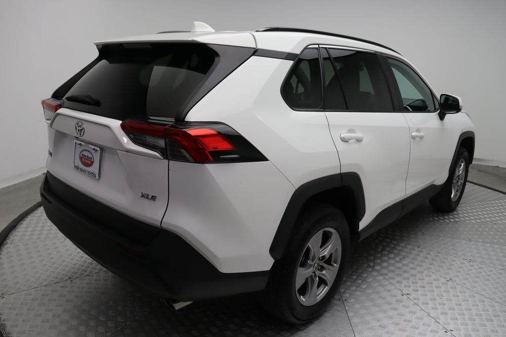 2023 Toyota RAV4 XLE 8