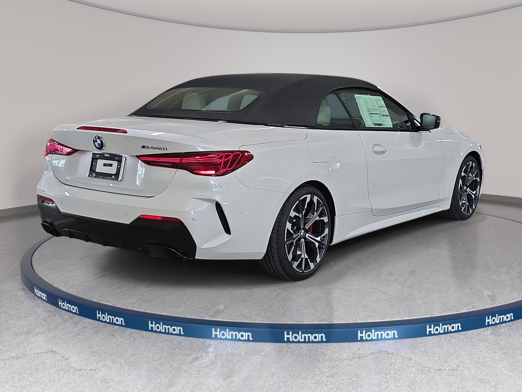New 2027 Mineral White Metallic BMW M440i image 4